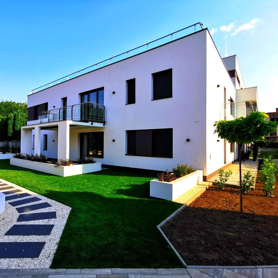 LaVida Deluxe villa Hajdúszoboszló Hajduszoboszlo Exterior foto